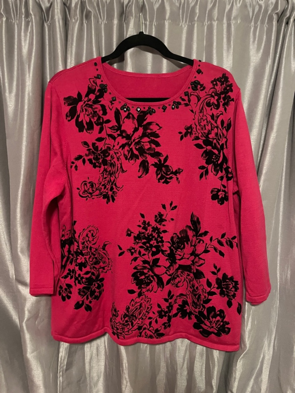 Women’s magenta Floral Long-Sleeve Top